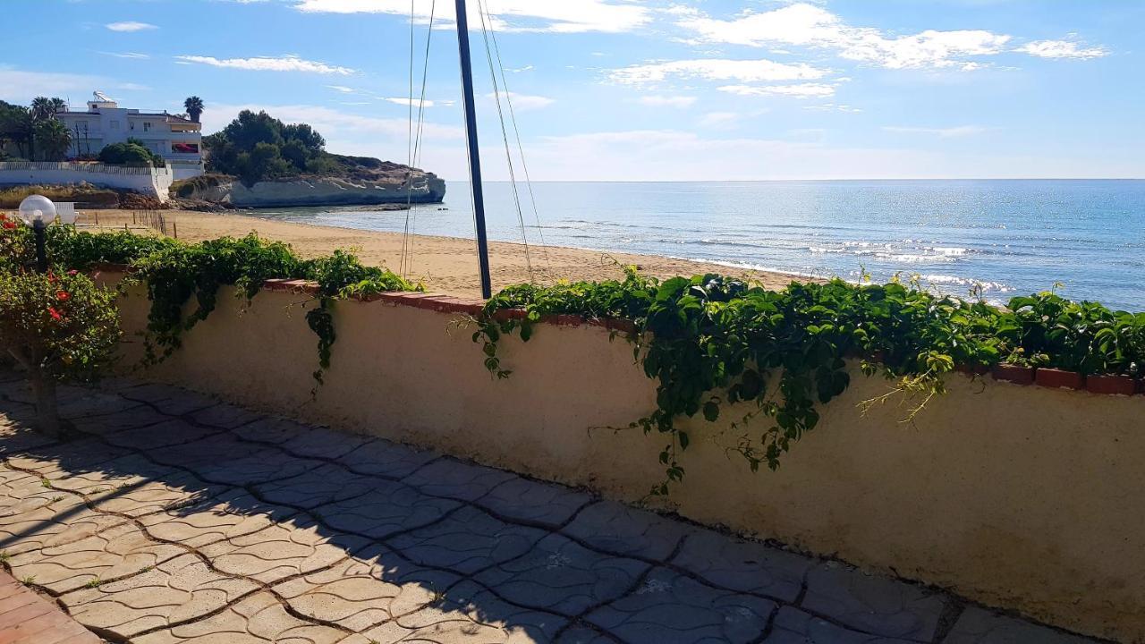 Casa La Conchiglia Sulla Spiaggia Lido di Noto ภายนอก รูปภาพ